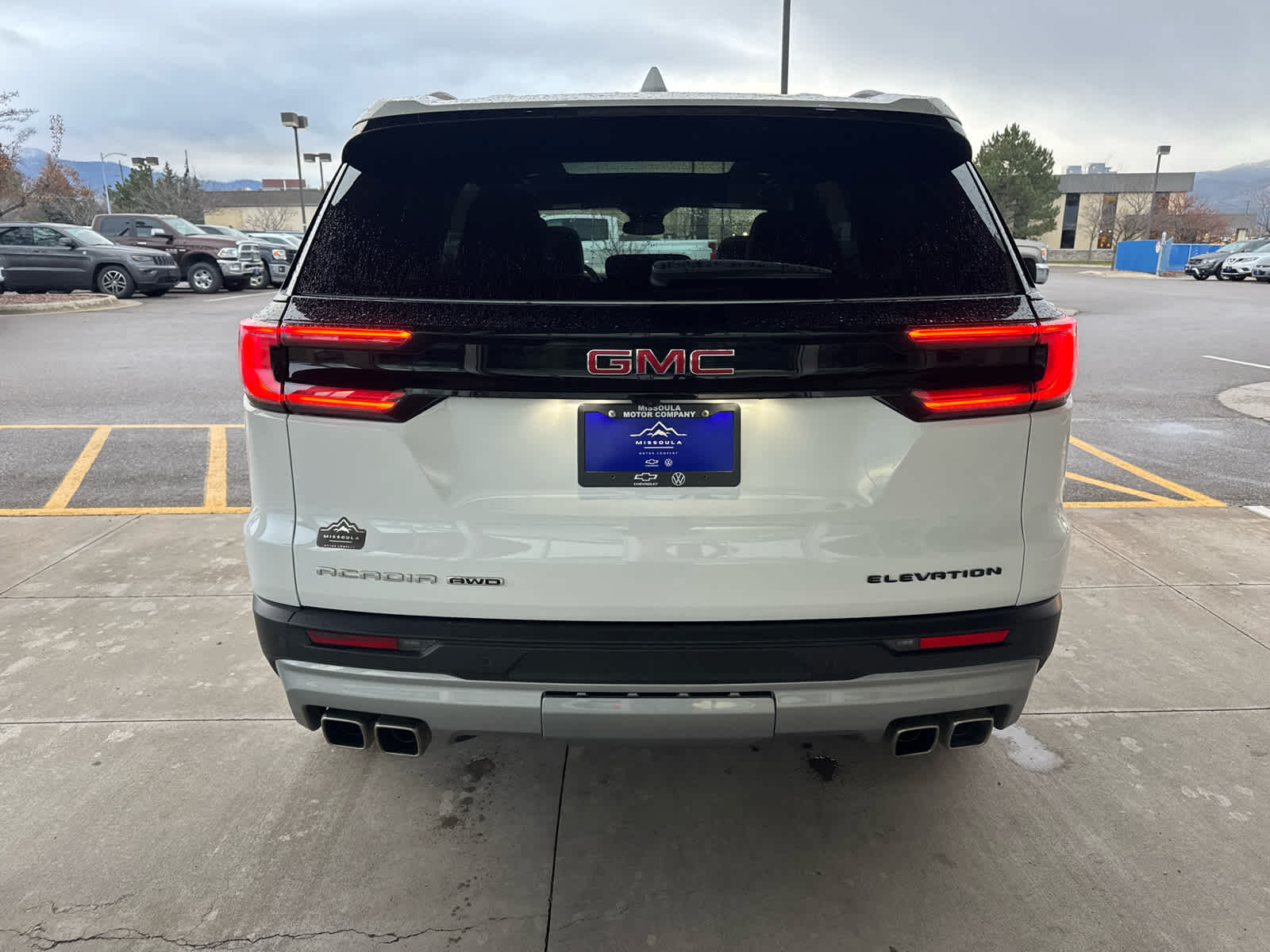 2024 GMC Acadia Elevation