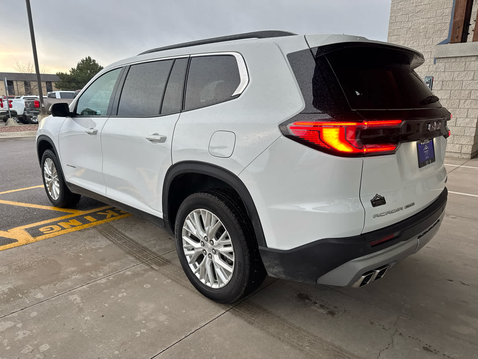 2024 GMC Acadia Elevation