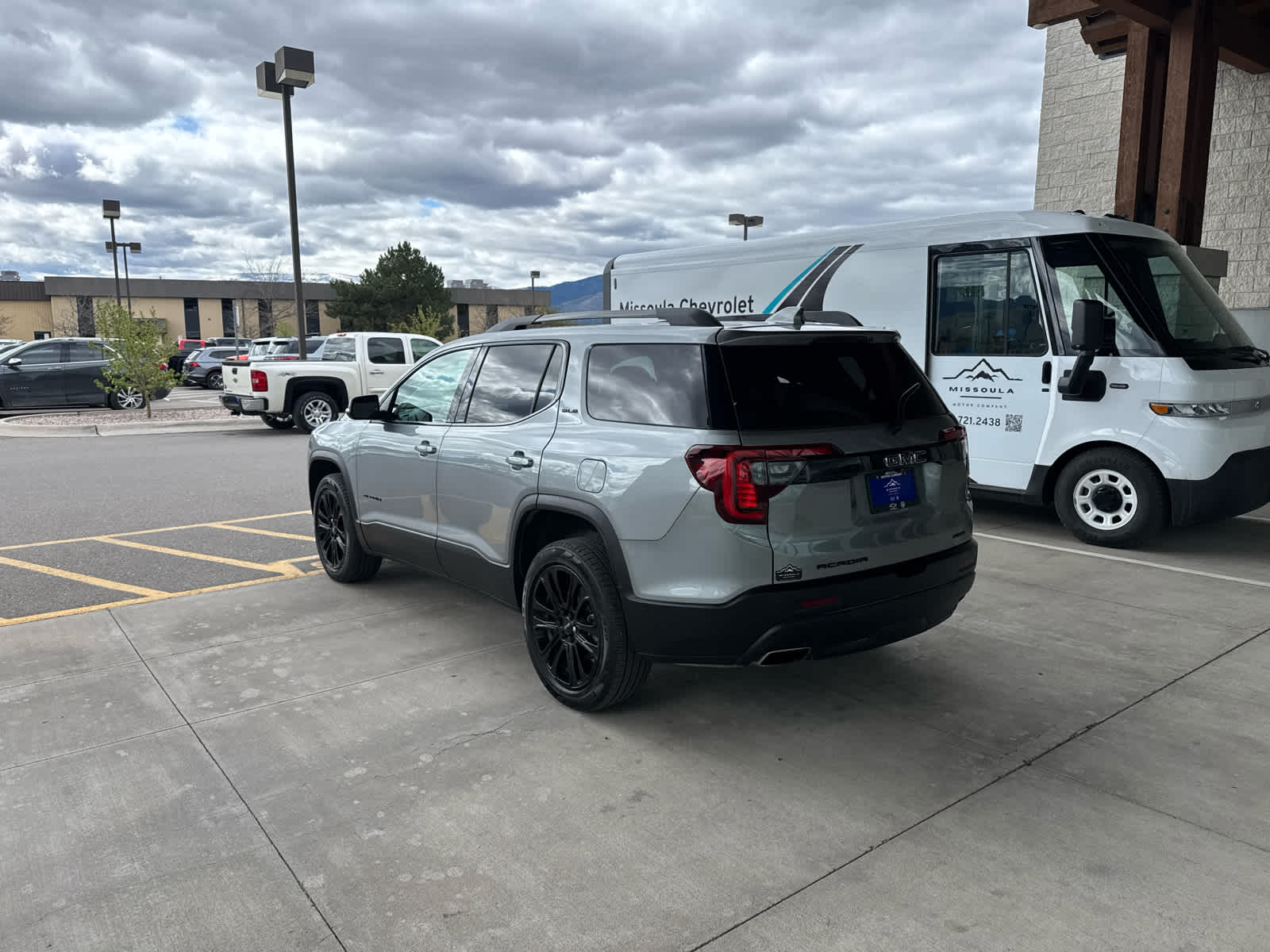 2023 GMC Acadia SLE