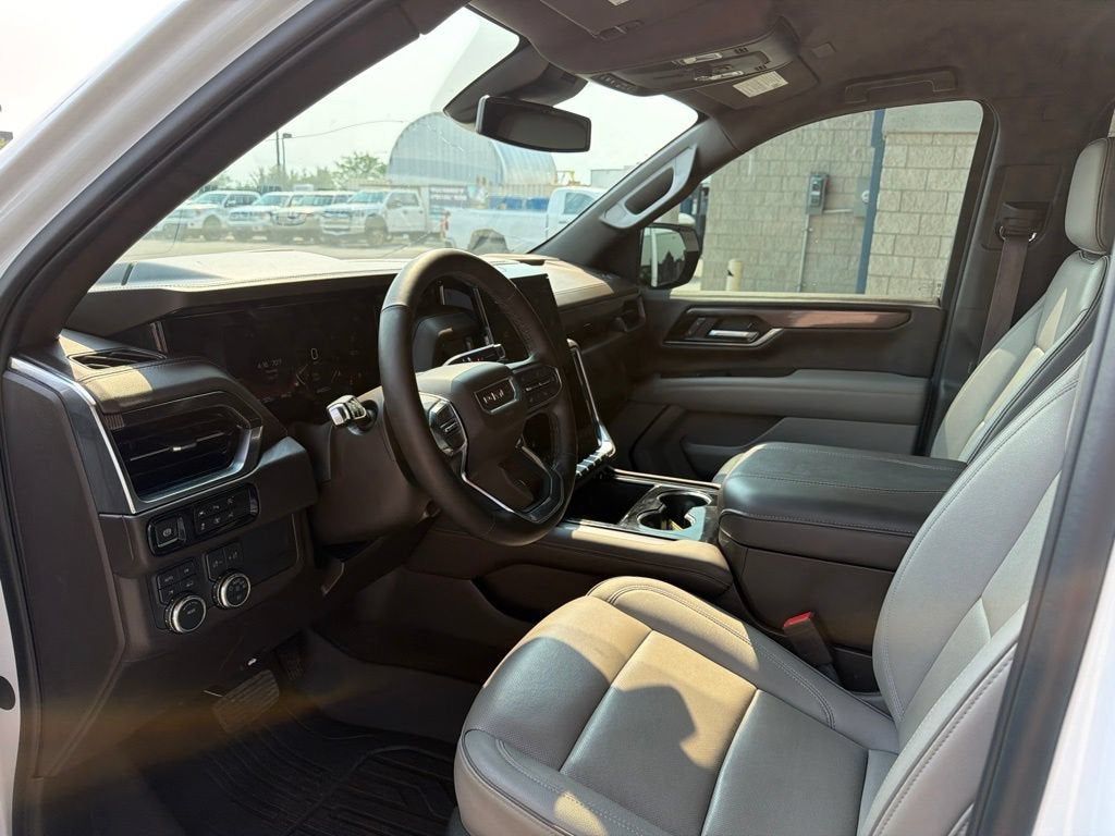 2025 GMC Yukon Elevation