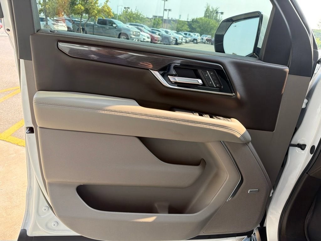 2025 GMC Yukon Elevation