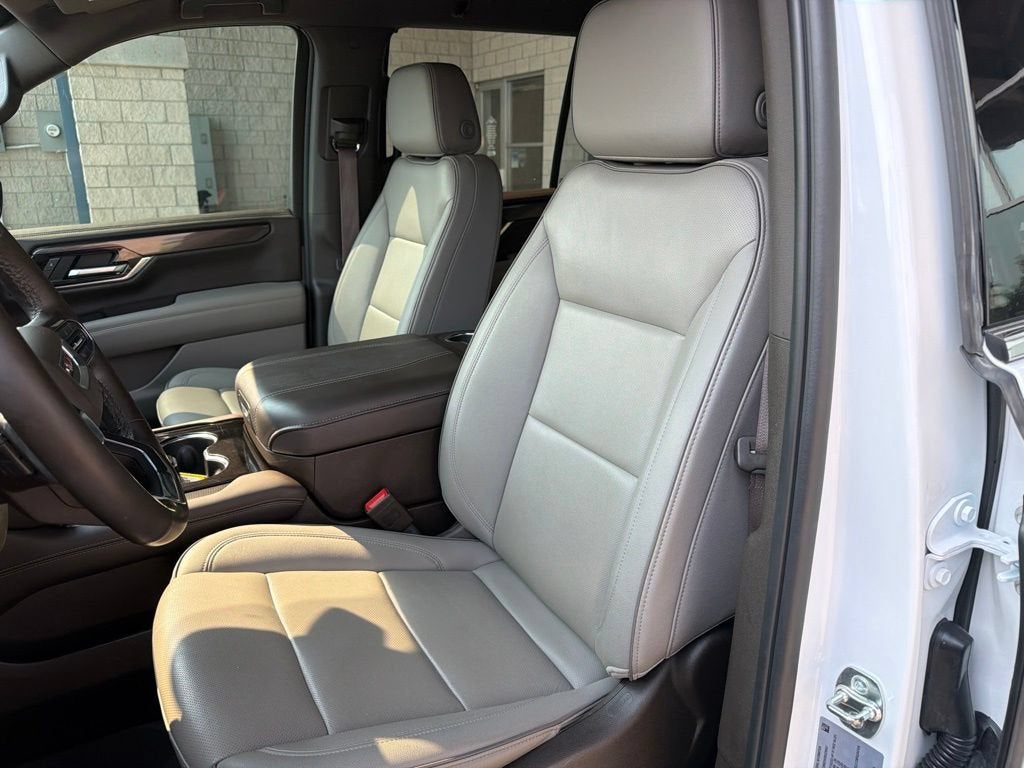 2025 GMC Yukon Elevation