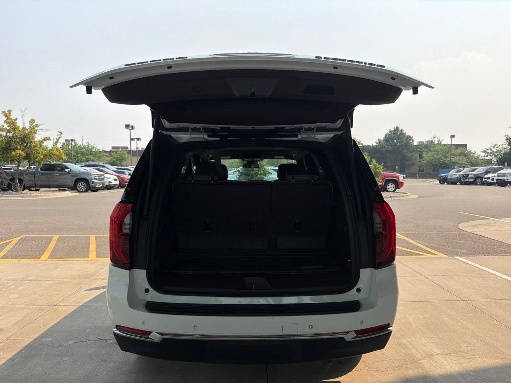 2025 GMC Yukon Elevation