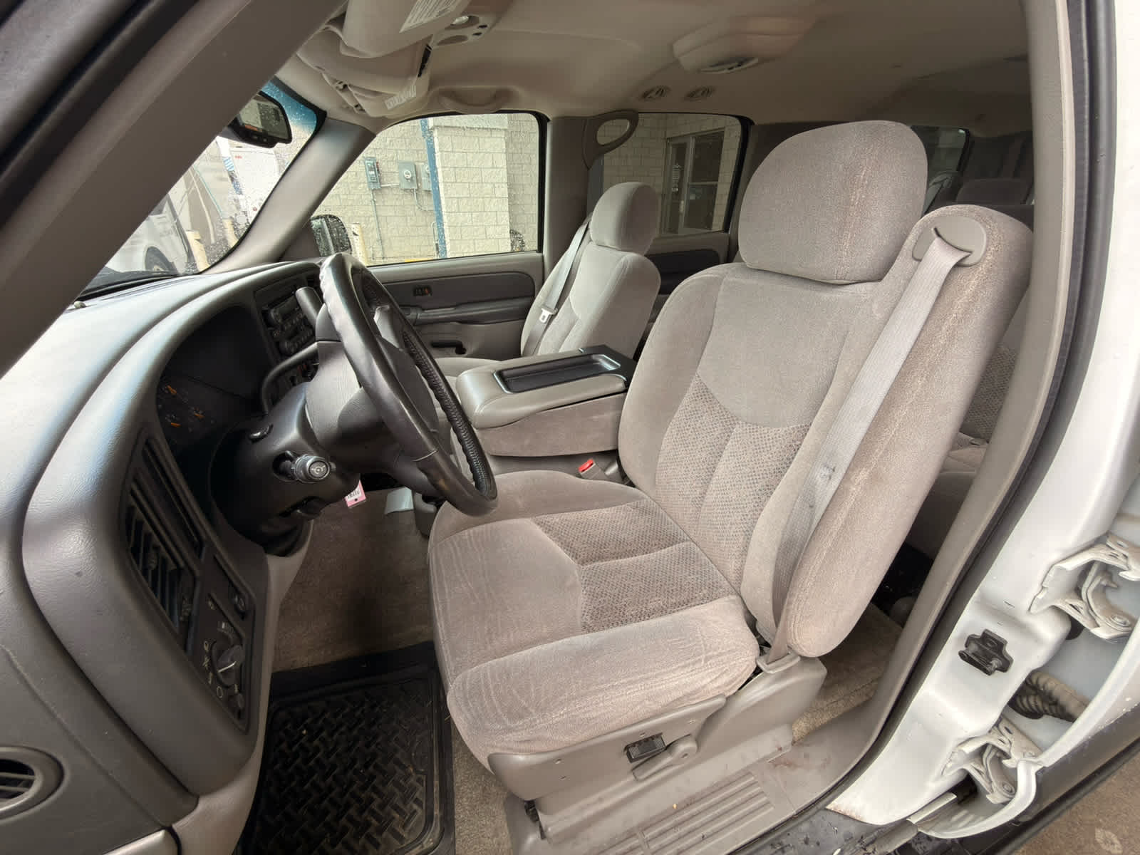 2003 Chevrolet Suburban LS