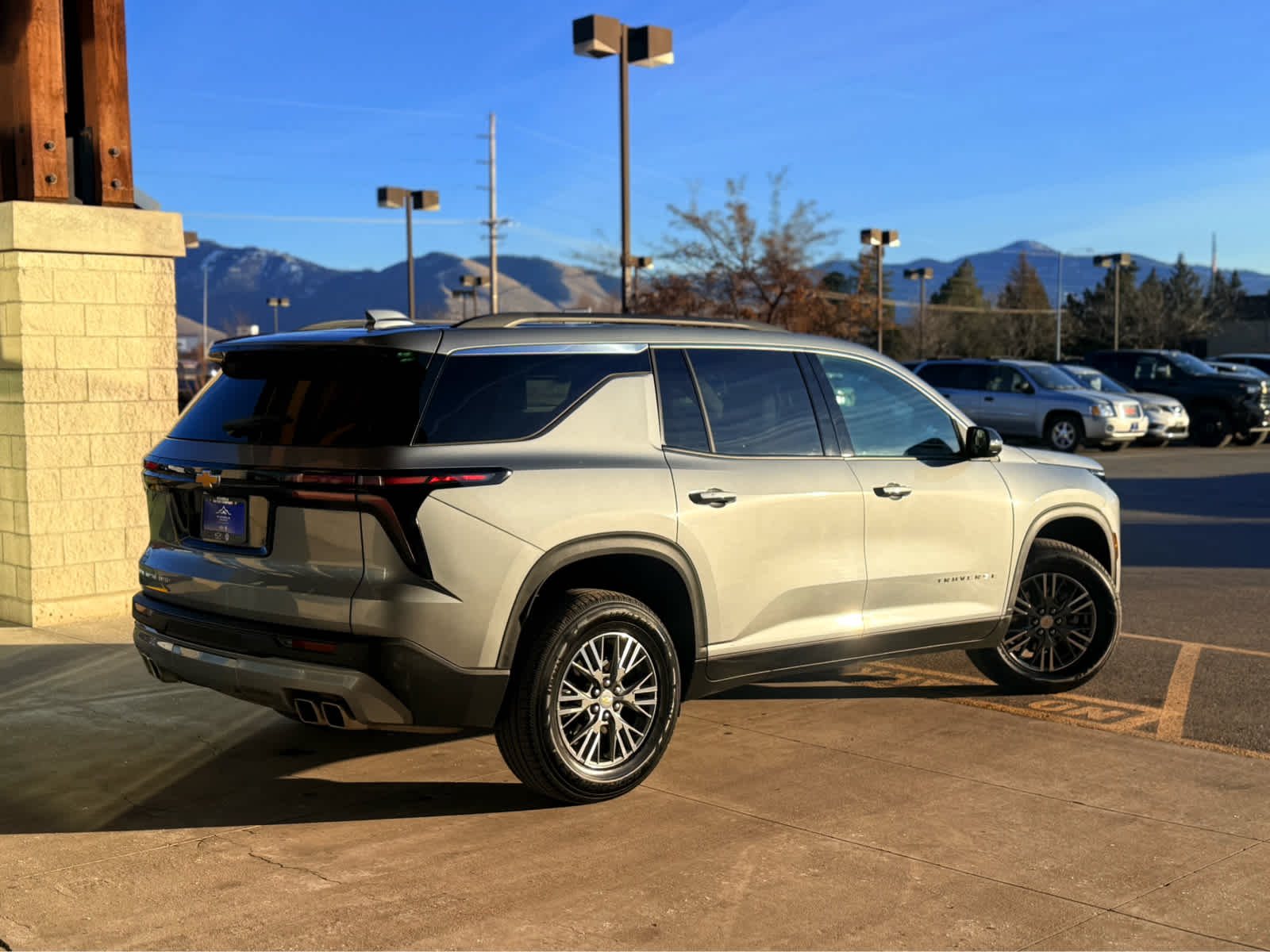 2025 Chevrolet Traverse LT