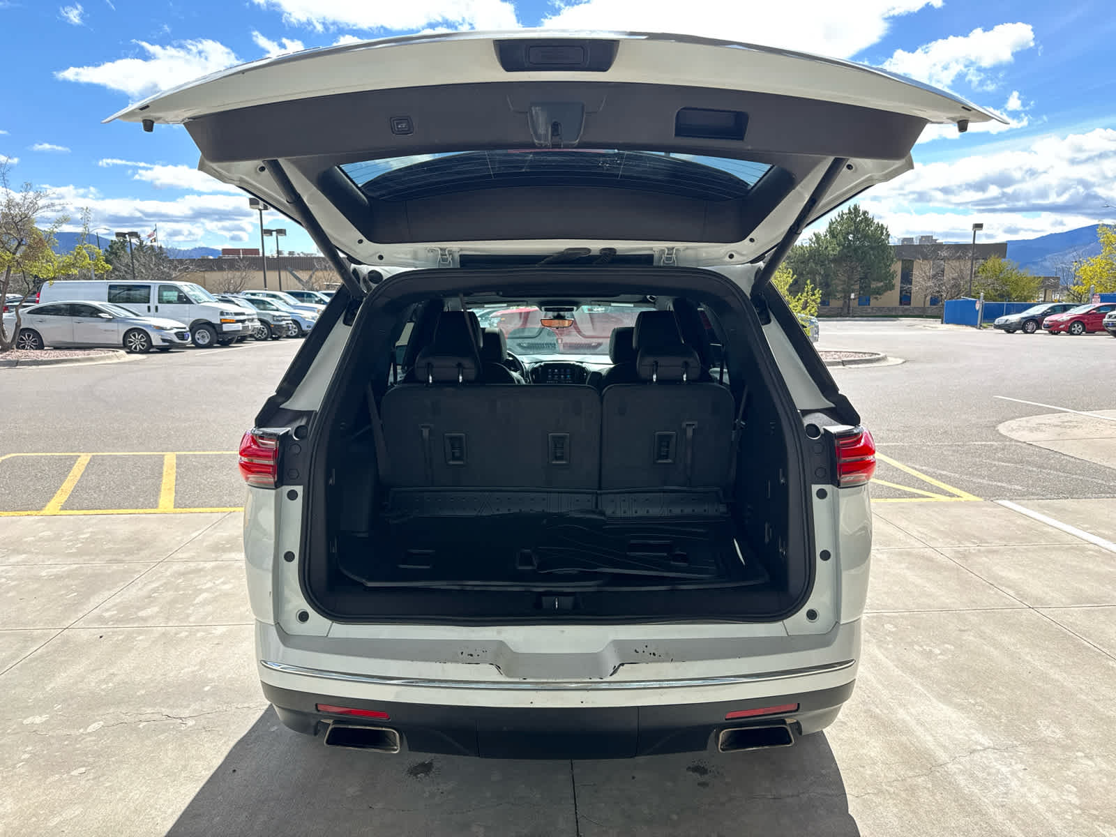 2023 Chevrolet Traverse Premier