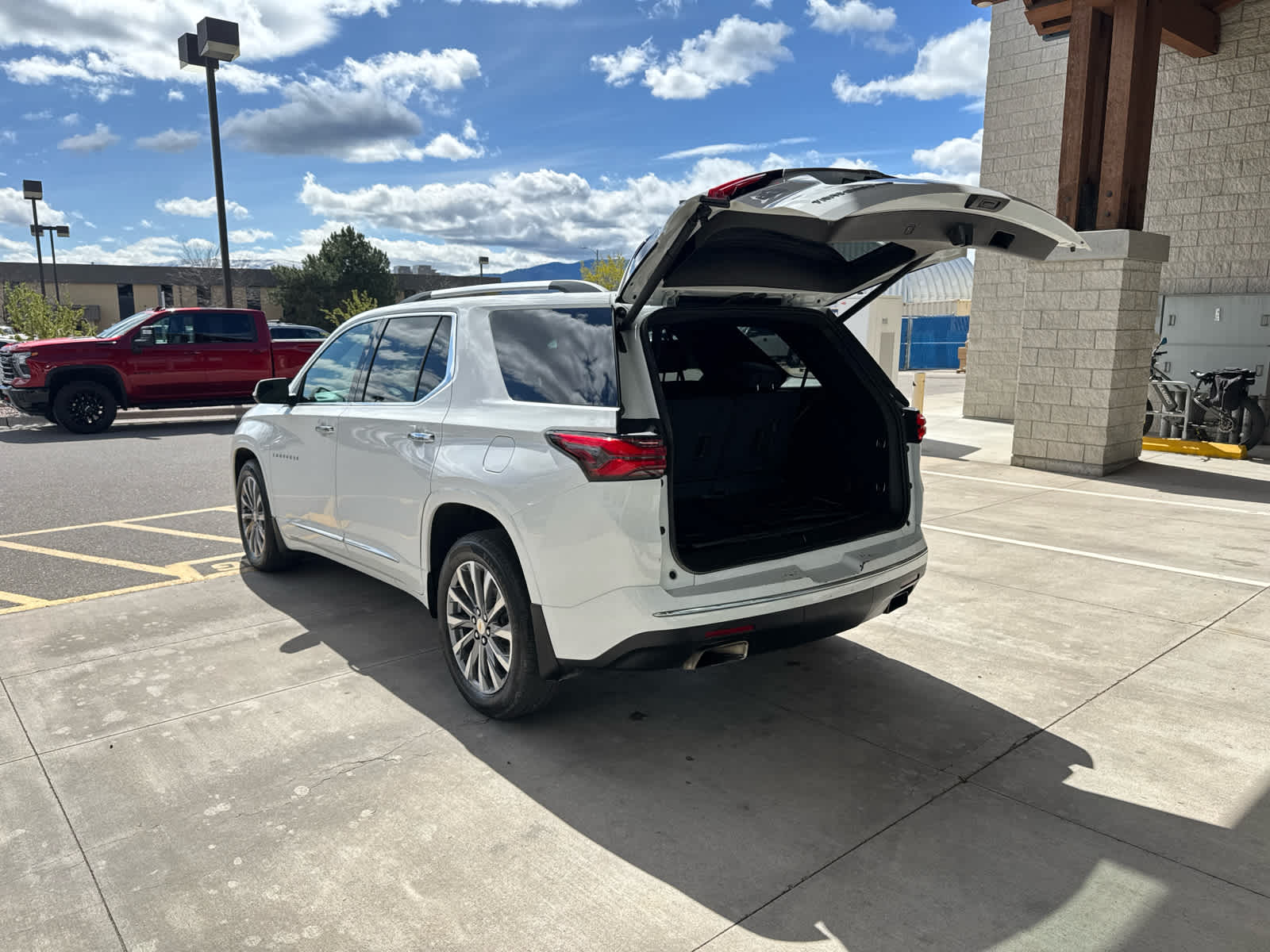 2023 Chevrolet Traverse Premier