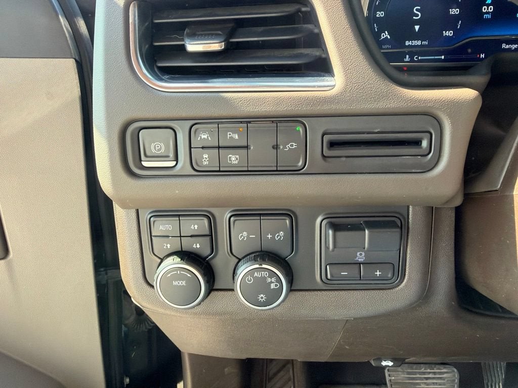 2022 Chevrolet Suburban LT