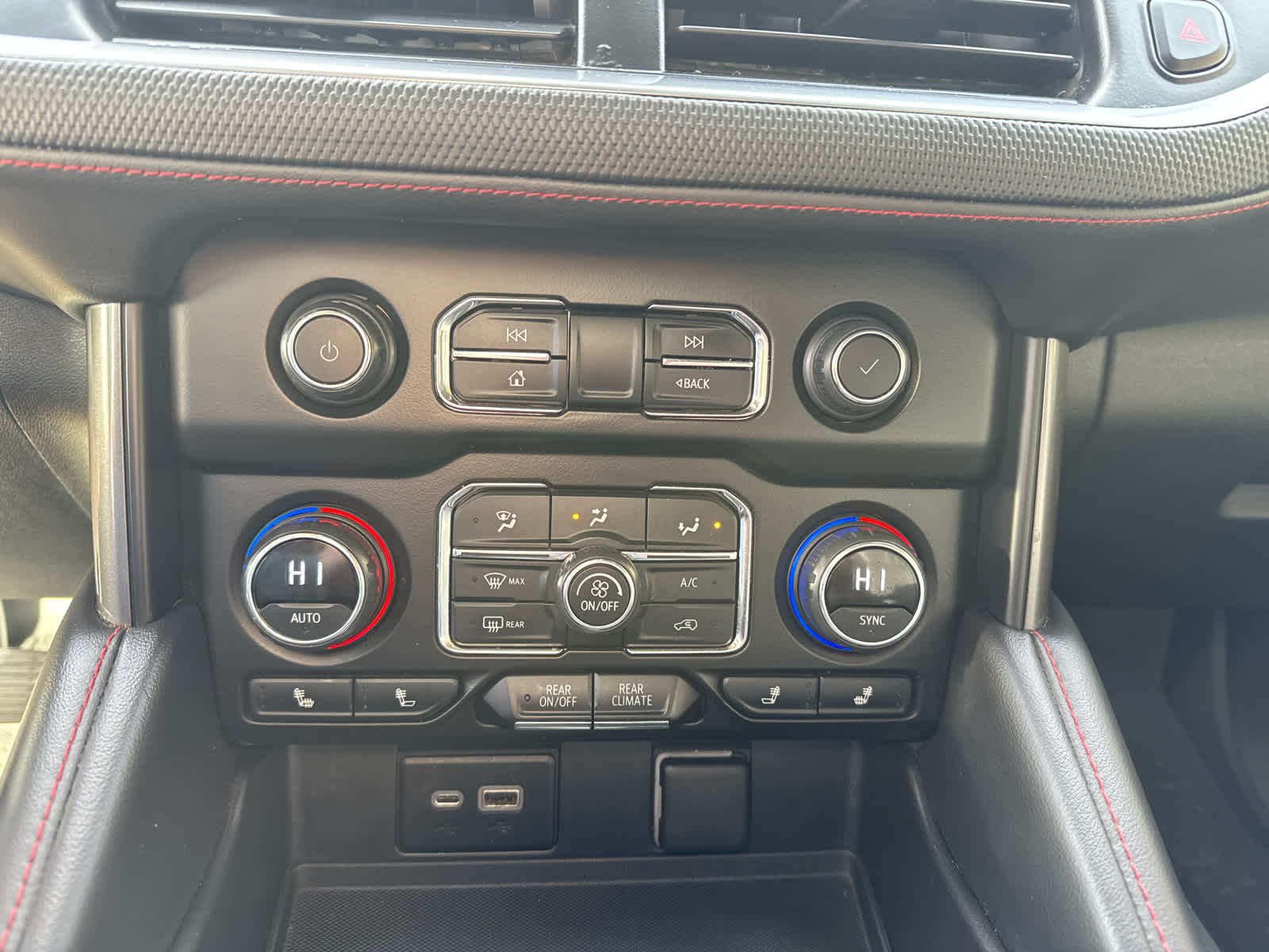 2022 Chevrolet Suburban RST