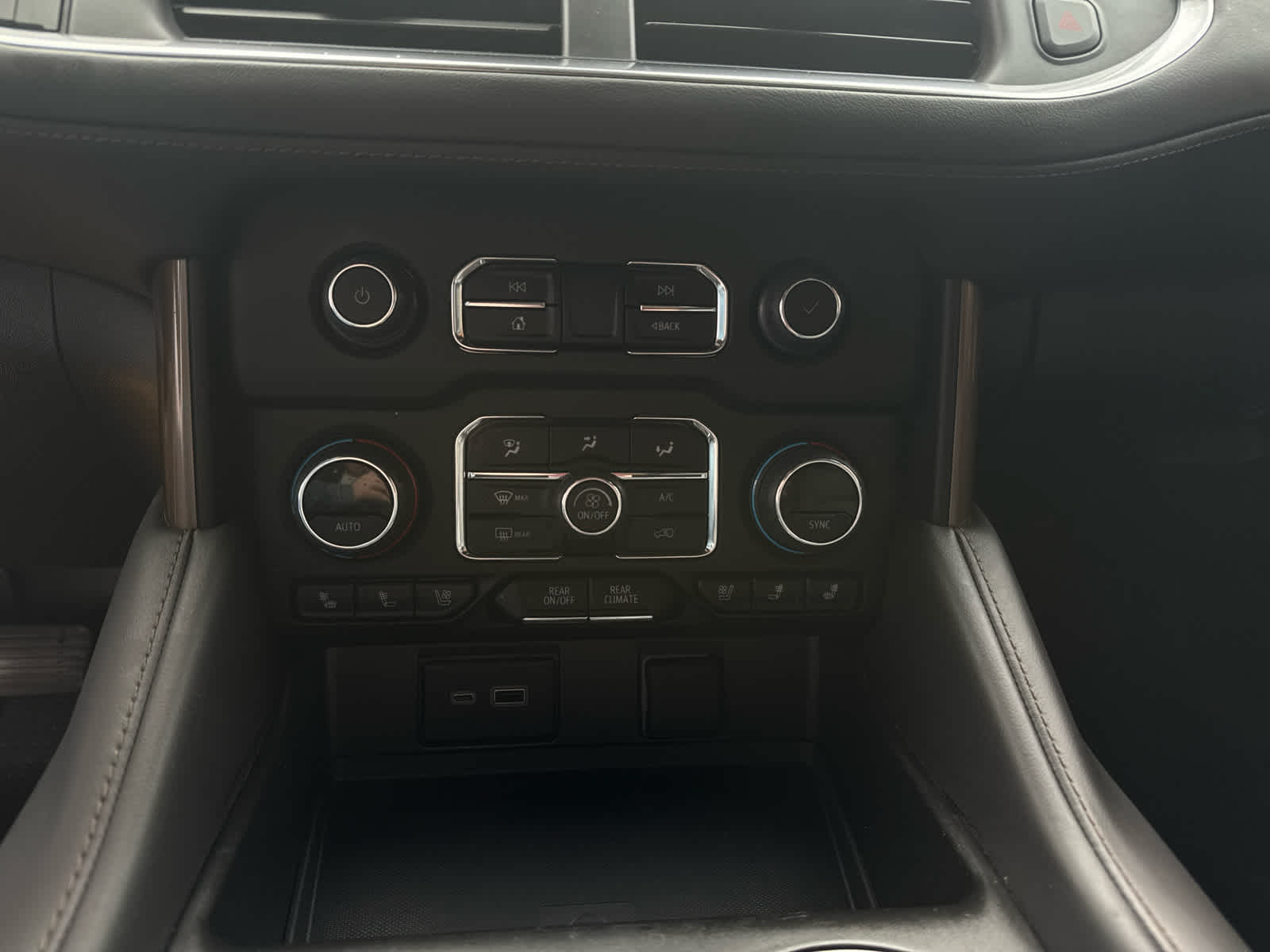 2024 Chevrolet Suburban High Country