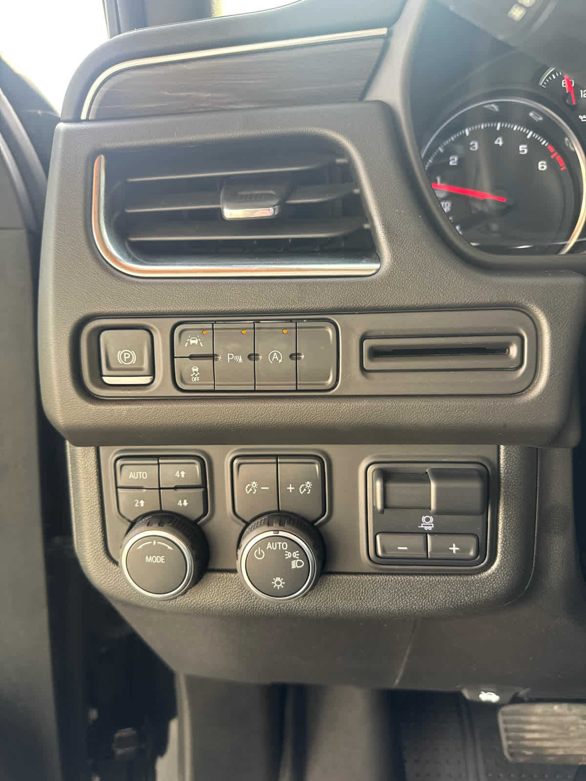 2024 Chevrolet Tahoe LS