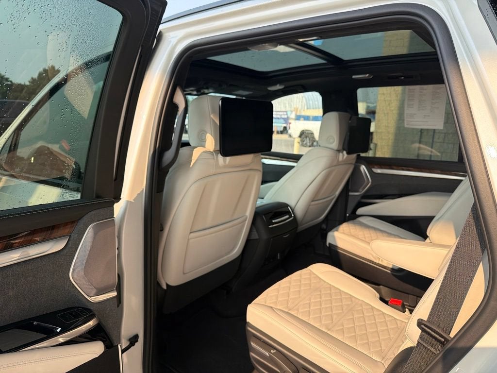 2025 Cadillac Escalade Sport Platinum