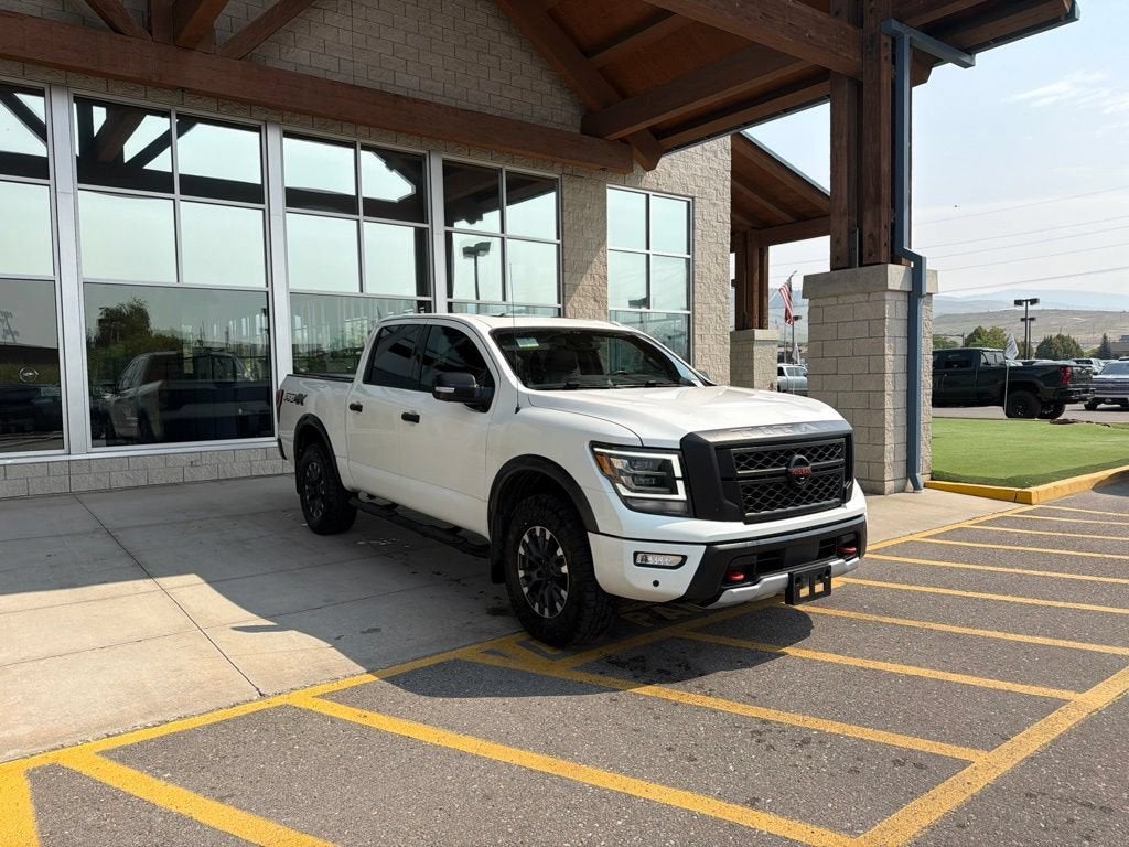 2021 Nissan TITAN Crew Cab PRO-4X 4x4