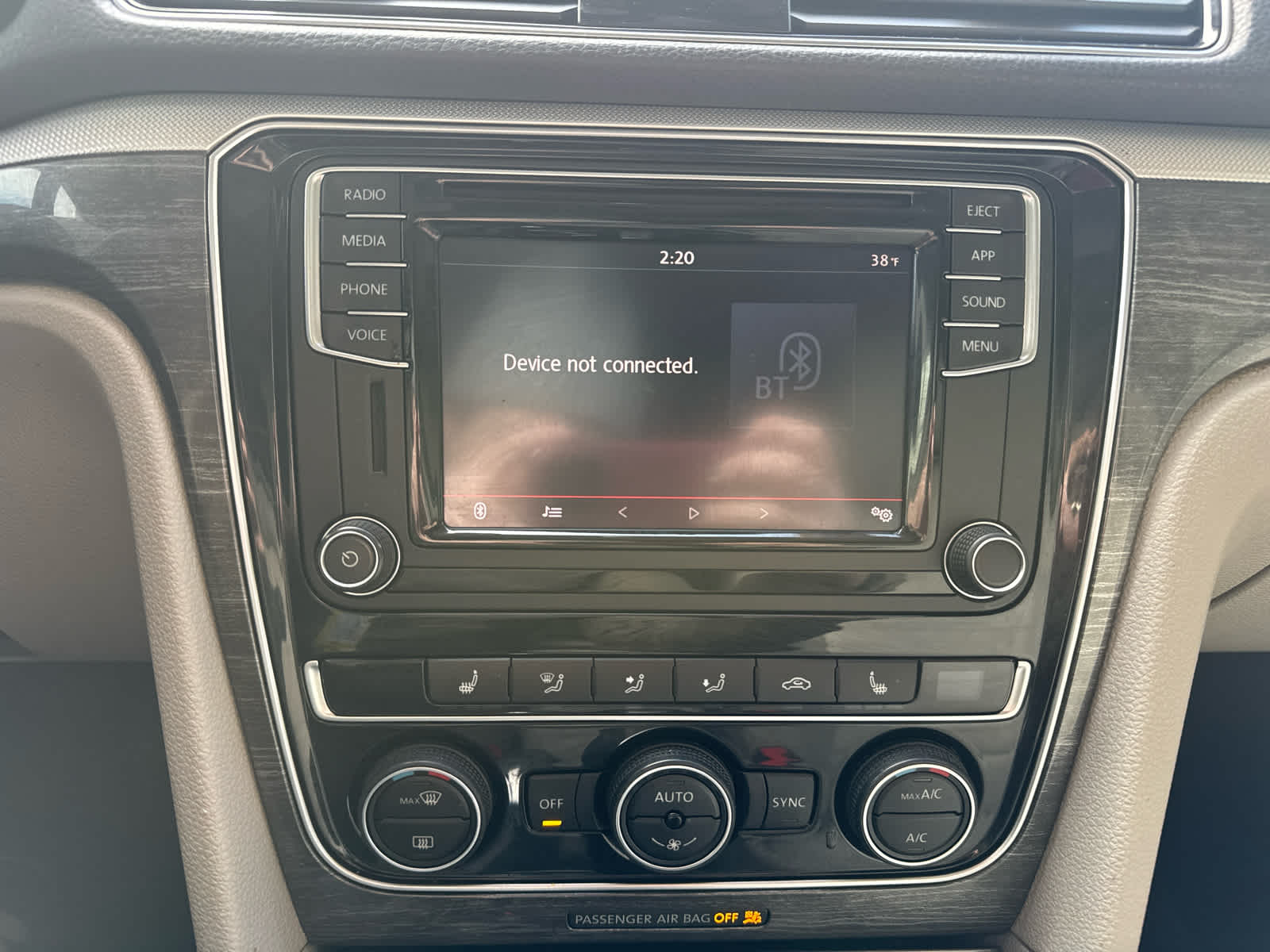 2018 Volkswagen Passat 2.0T SE