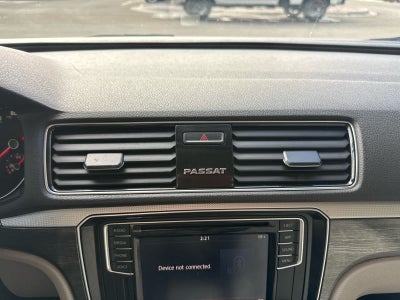 2018 Volkswagen Passat 2.0T SE