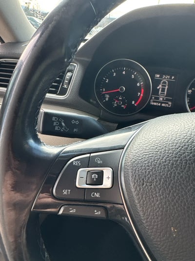 2018 Volkswagen Passat 2.0T SE