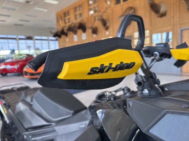 2025 SKIDOO SNOWMOBILE Base