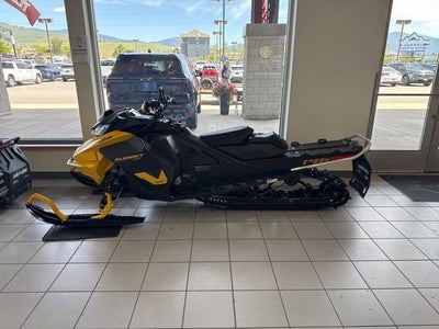 2025 SKIDOO SNOWMOBILE Base