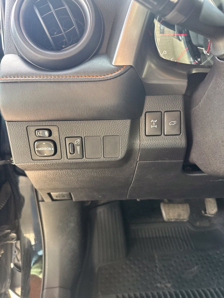 2016 Toyota RAV4 SE