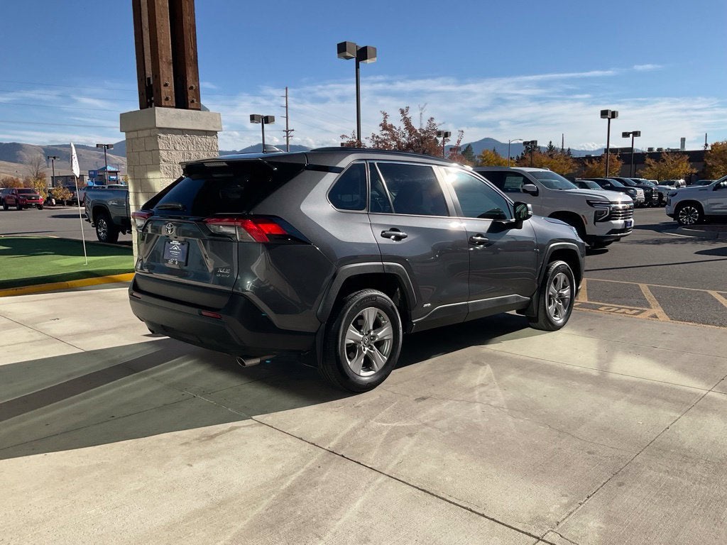 2025 Toyota RAV4 Hybrid XLE