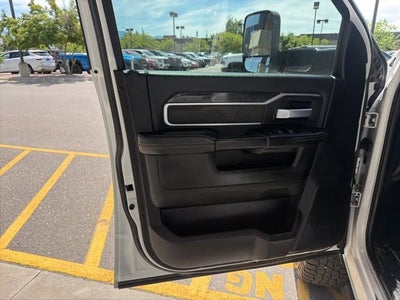 2019 RAM 3500 Big Horn Crew Cab 4x4 8' Box