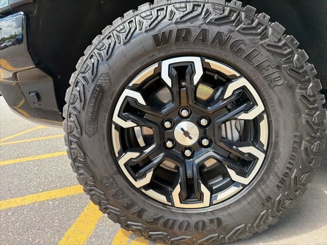 2025 Chevrolet Silverado 1500 ZR2