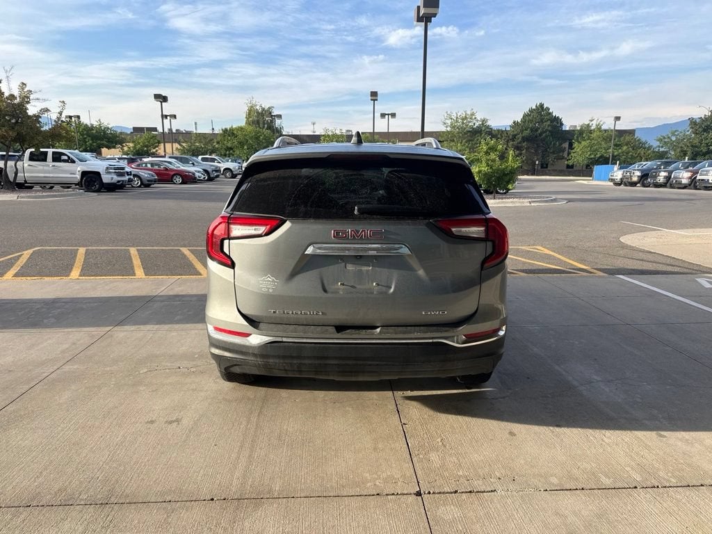 2023 GMC Terrain SLT