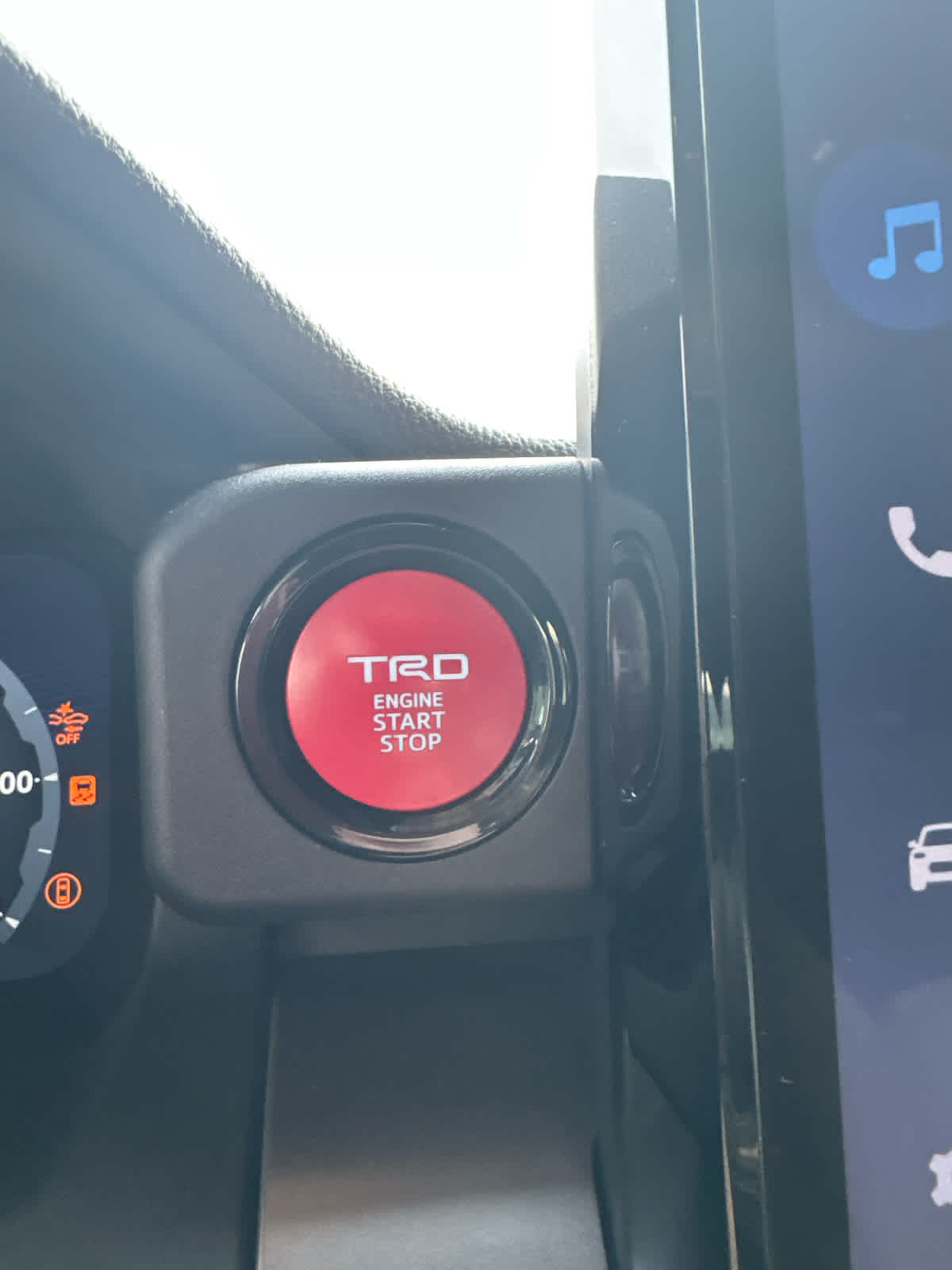 2025 Toyota Tacoma 4WD SR