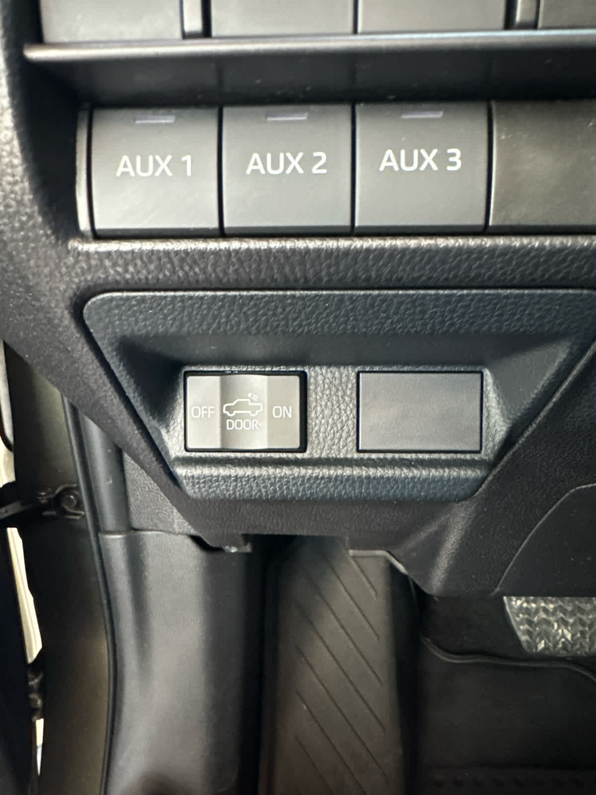 2025 Toyota Tacoma 4WD SR