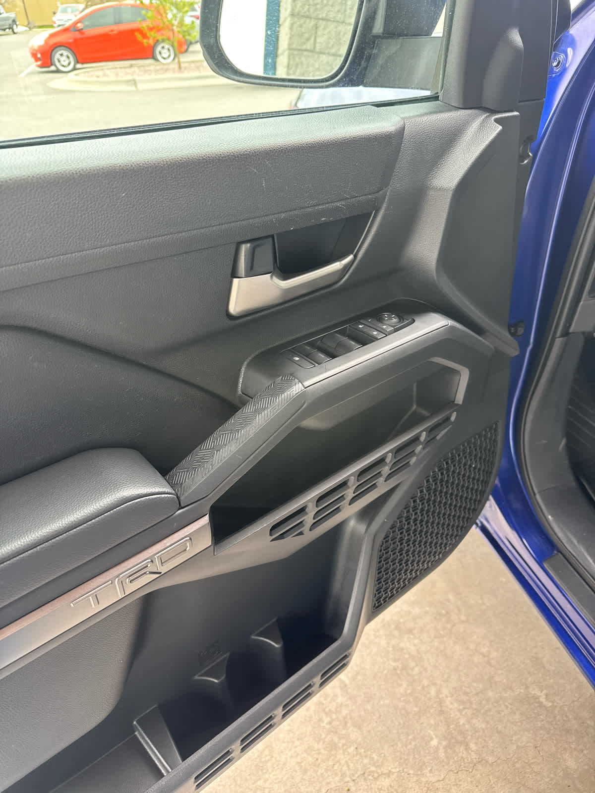 2025 Toyota Tacoma 4WD SR