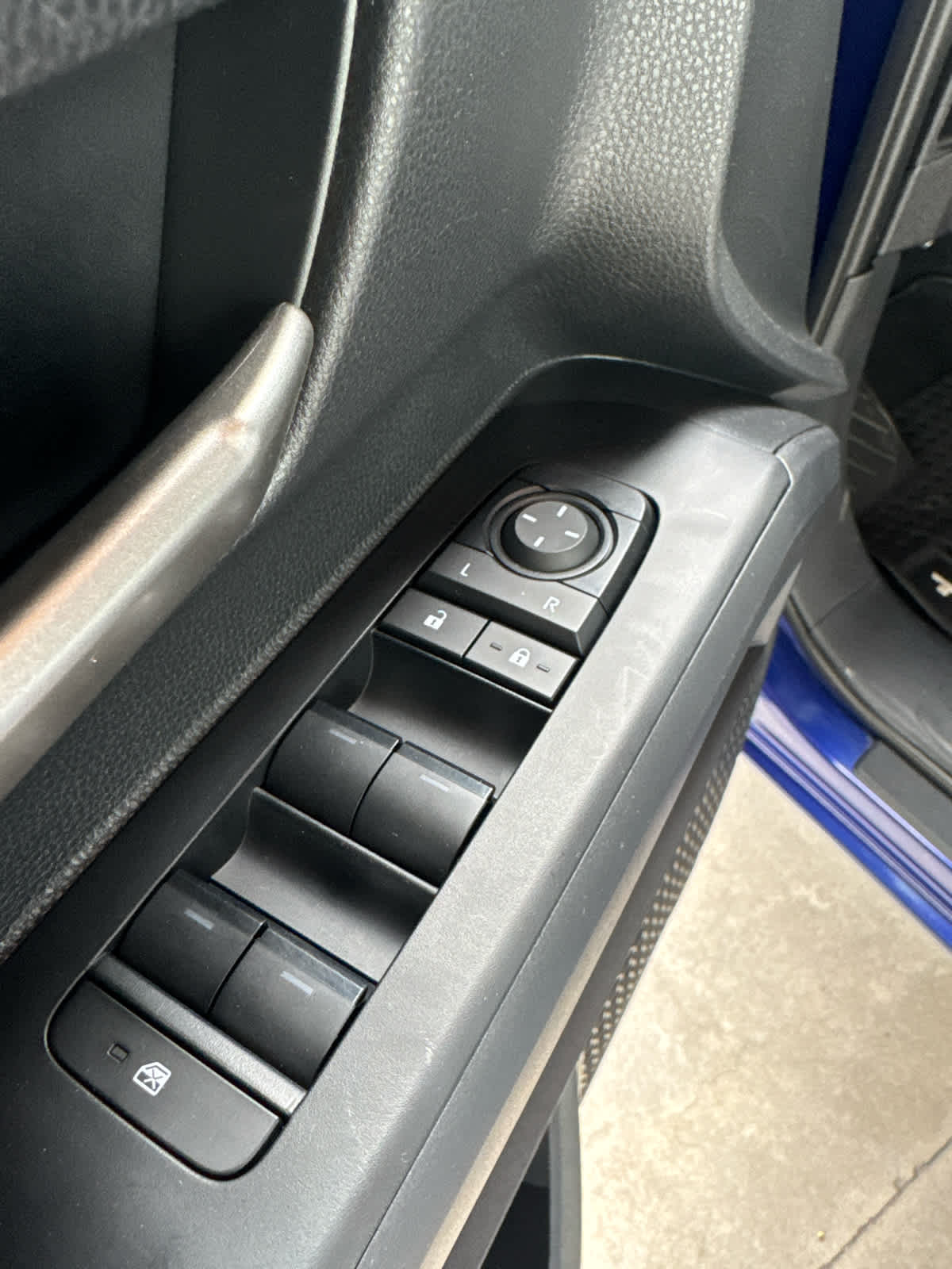 2025 Toyota Tacoma 4WD SR