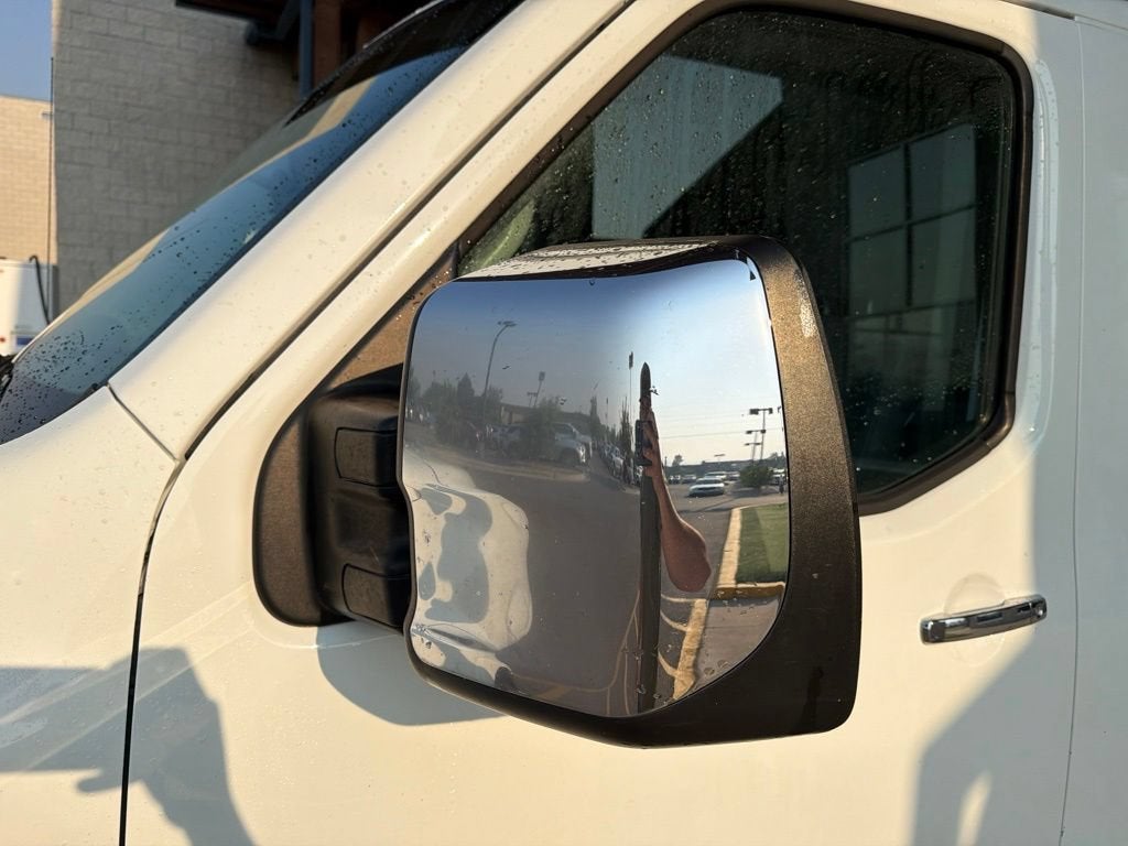 2014 Nissan NVP SV