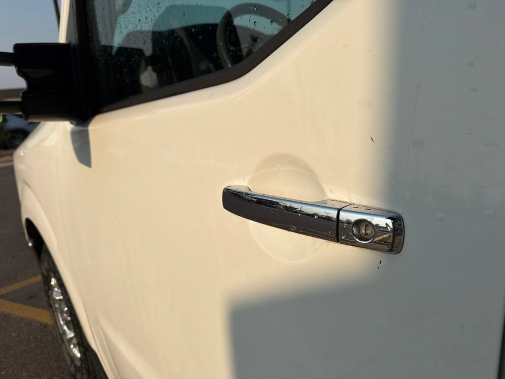 2014 Nissan NVP SV