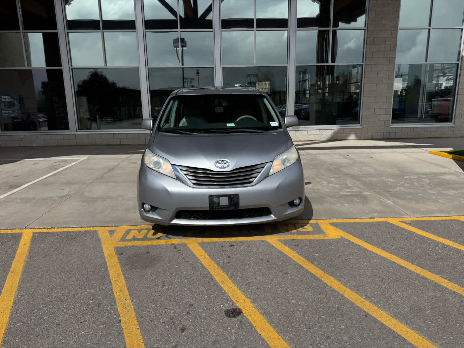 2013 Toyota Sienna XLE AAS