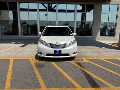 2017 Toyota Sienna XLE 8 Passenger