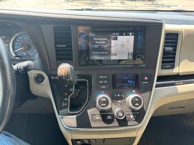 2017 Toyota Sienna XLE 8 Passenger