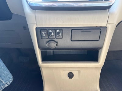 2017 Toyota Sienna XLE 8 Passenger