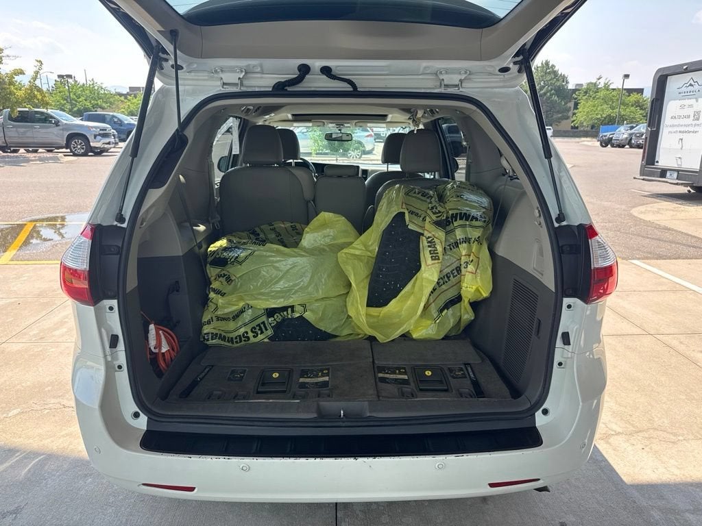 2017 Toyota Sienna XLE 8 Passenger