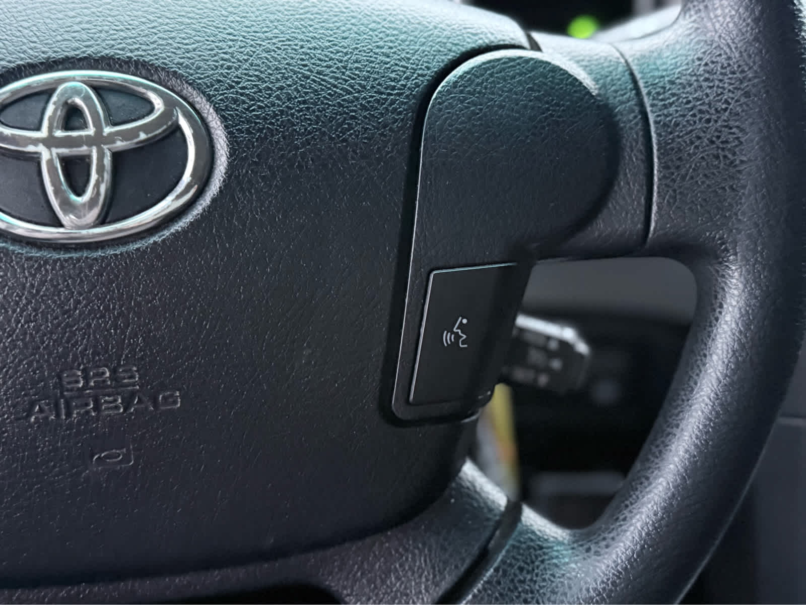 2012 Toyota Tundra 4WD Truck CrewMax 5.7L FFV V8 6-Spd AT (Natl)