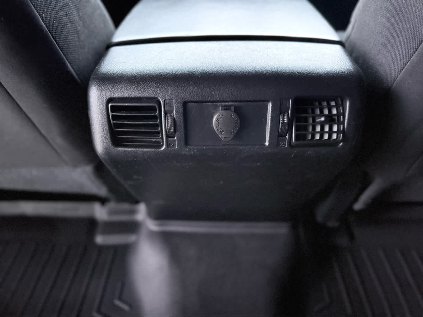 2012 Toyota Tundra 4WD Truck CrewMax 5.7L FFV V8 6-Spd AT (Natl)