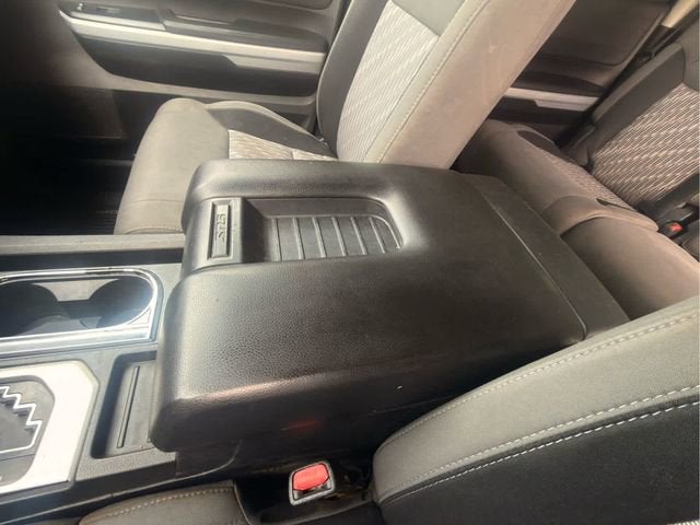 2018 Toyota Tundra SR5 5.7L V8