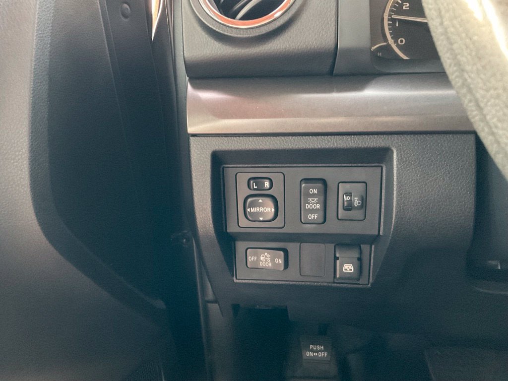 2014 Toyota Tundra SR5 5.7L V8