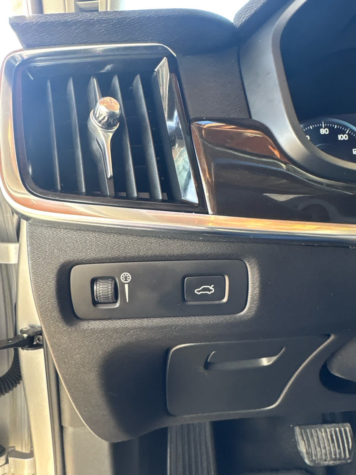 2018 Volvo S90 Momentum