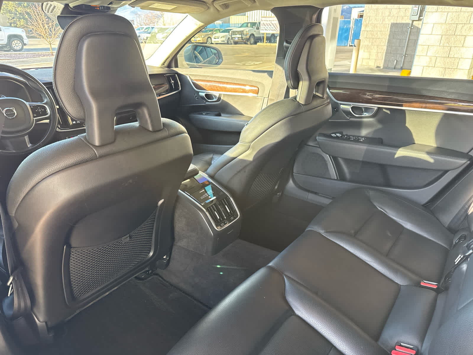 2018 Volvo S90 Momentum