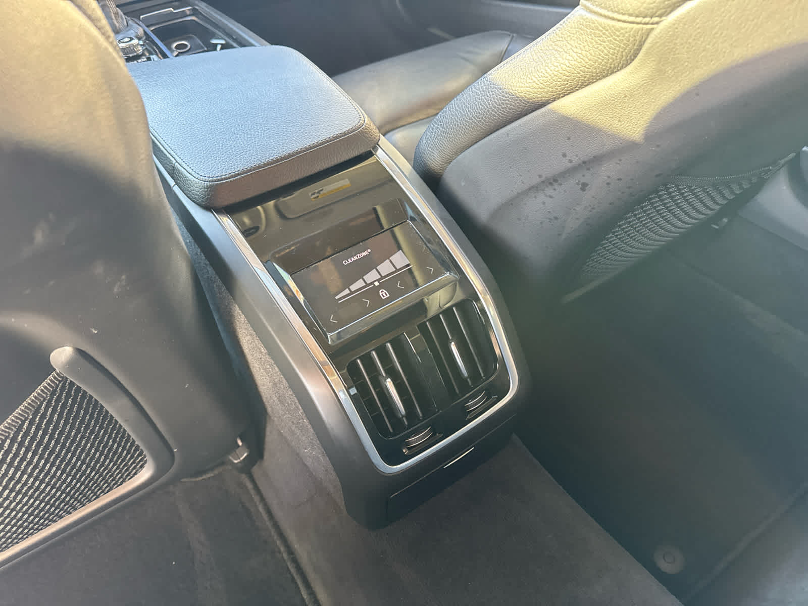 2018 Volvo S90 Momentum