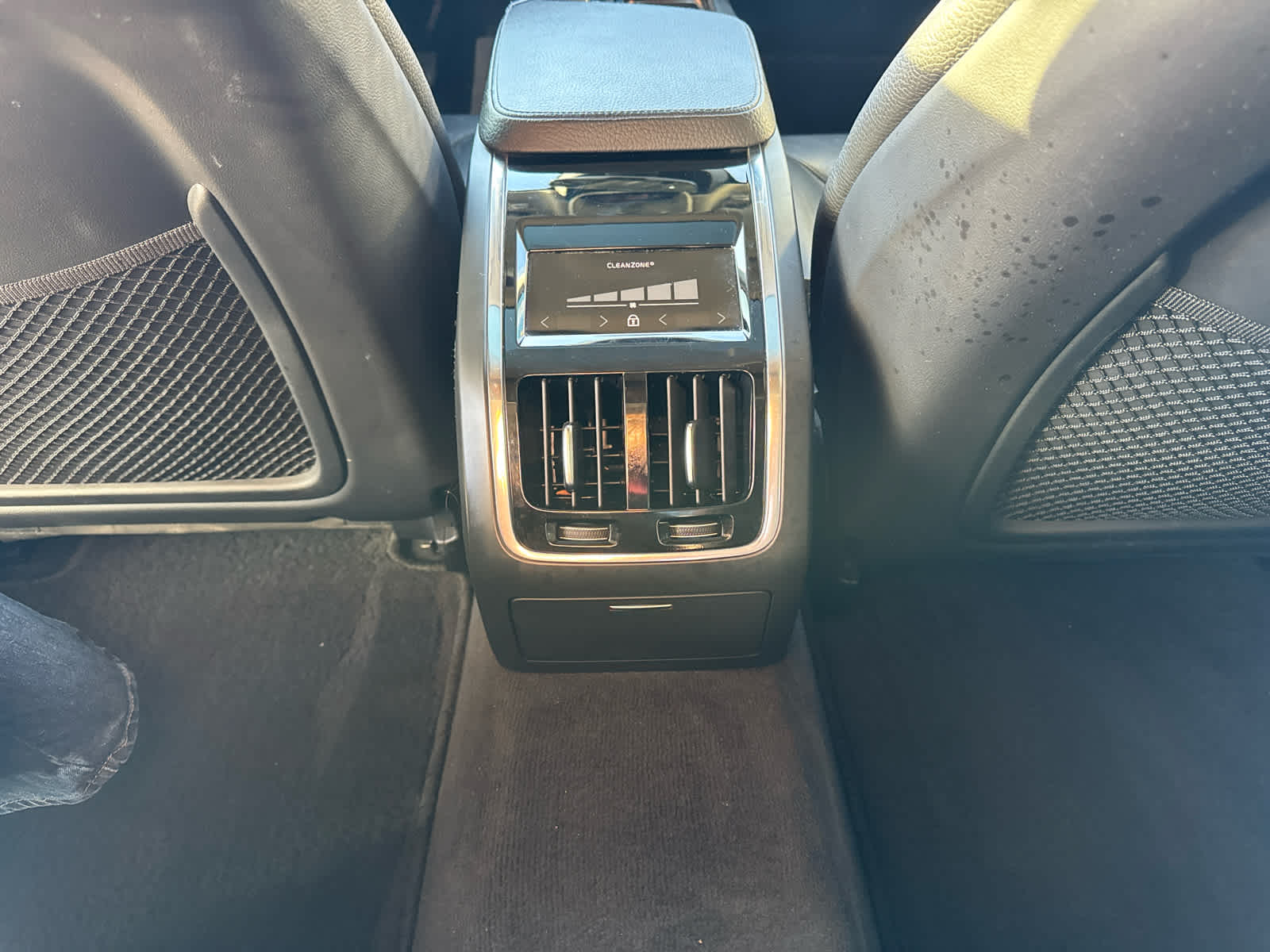 2018 Volvo S90 Momentum