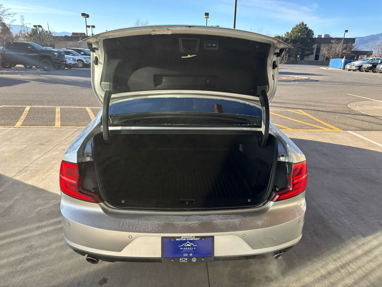 2018 Volvo S90 Momentum