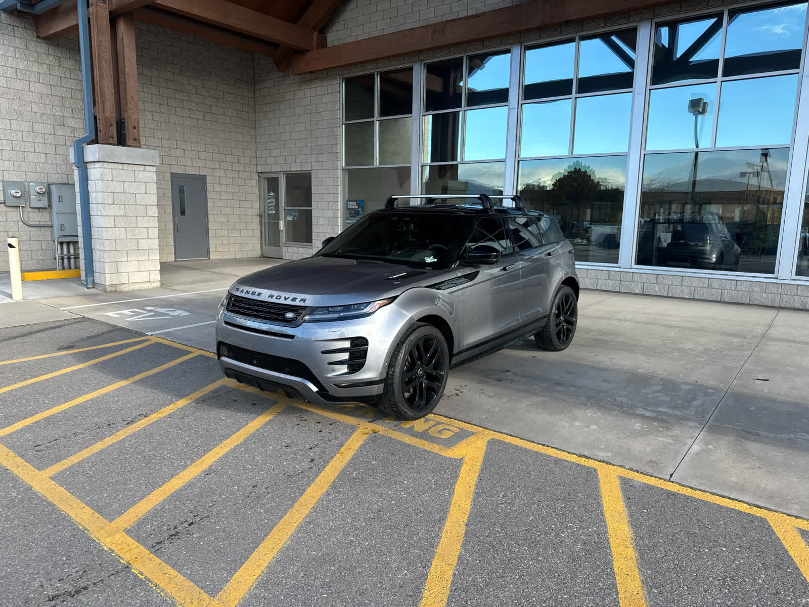2026 Land Rover Range Rover Evoque Dynamic SE